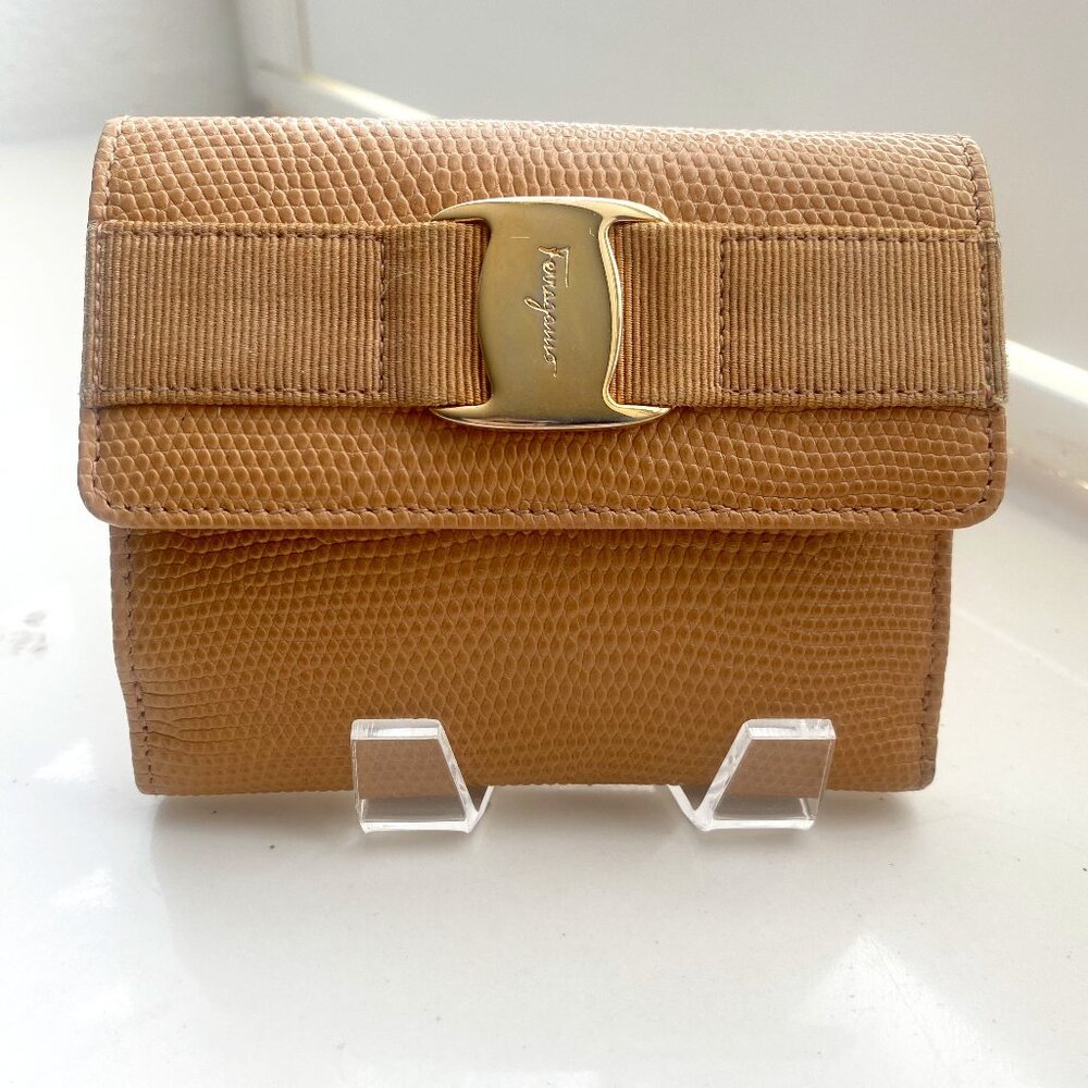 Salvatore Ferragamo Bifold Leather Wallet - Beige Vara Bow